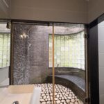 Suite open shower