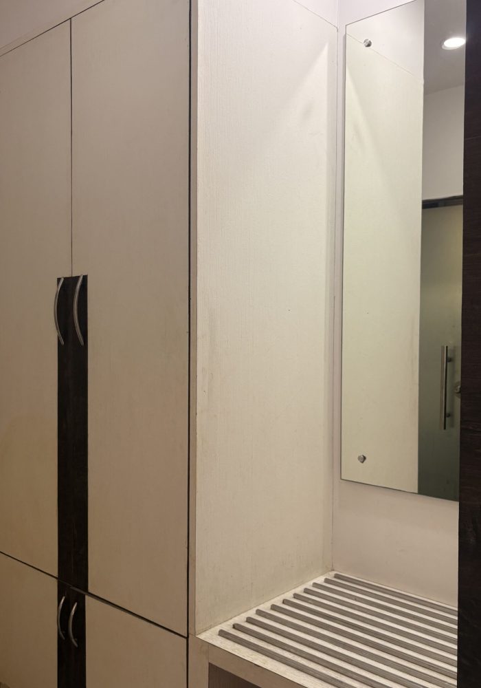 Suite cupboard