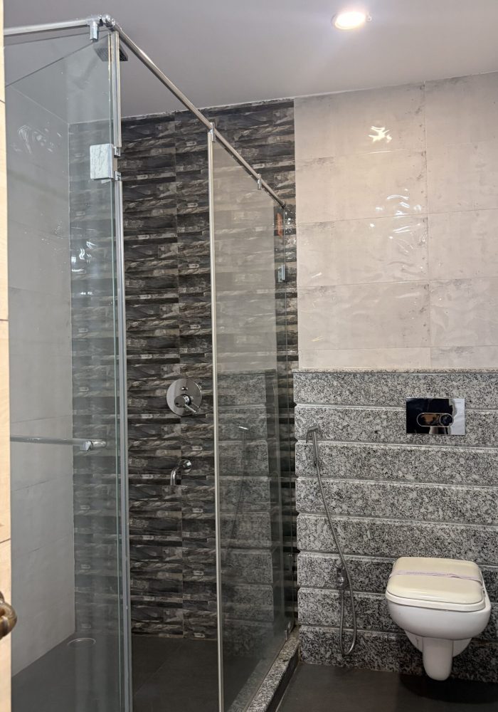 Super Deluxe Bathroom